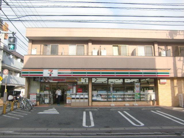 Convenience store. 352m to Seven-Eleven (convenience store)