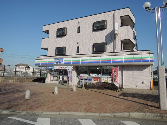 Convenience store. Three F until the (convenience store) 230m