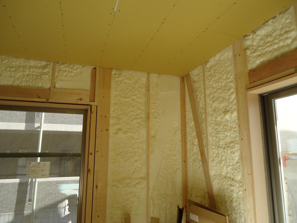 Other. Foamed-in-place urethane insulation ・ Airtight construction method