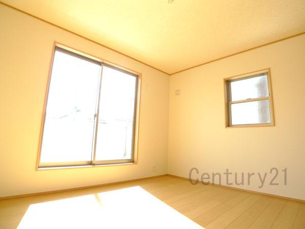 Non-living room. 8 Building