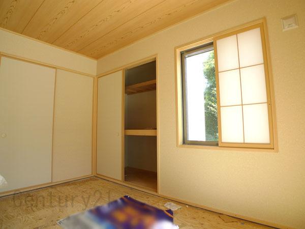 Non-living room. 8 Building
