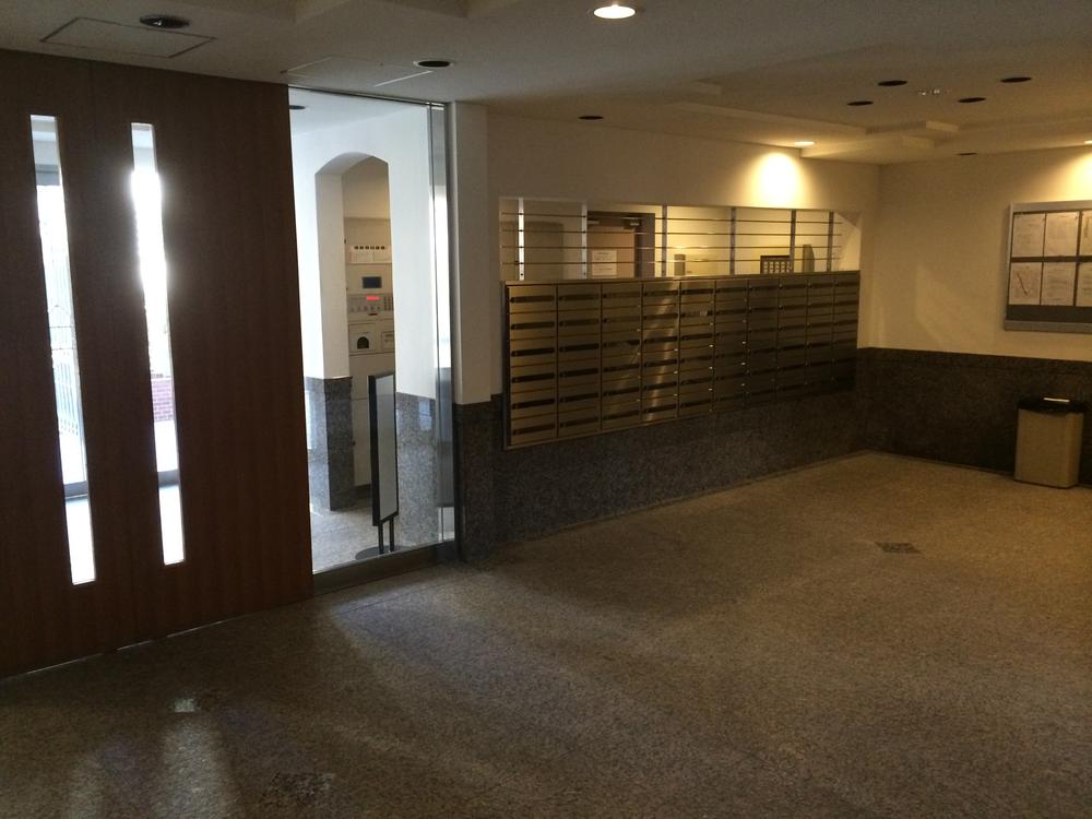 Entrance. Common areas