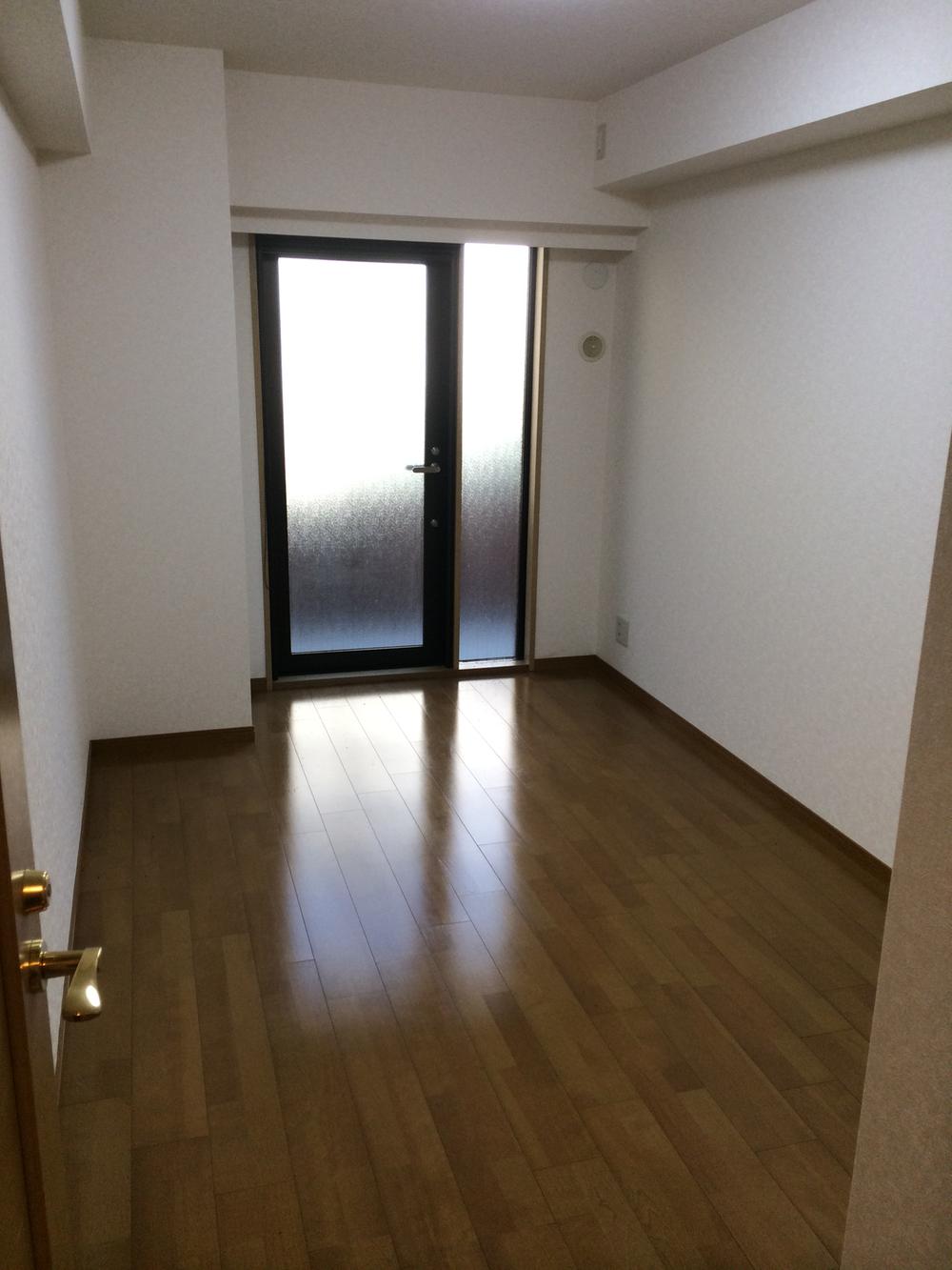 Non-living room. Indoor site (November 2013) Shooting