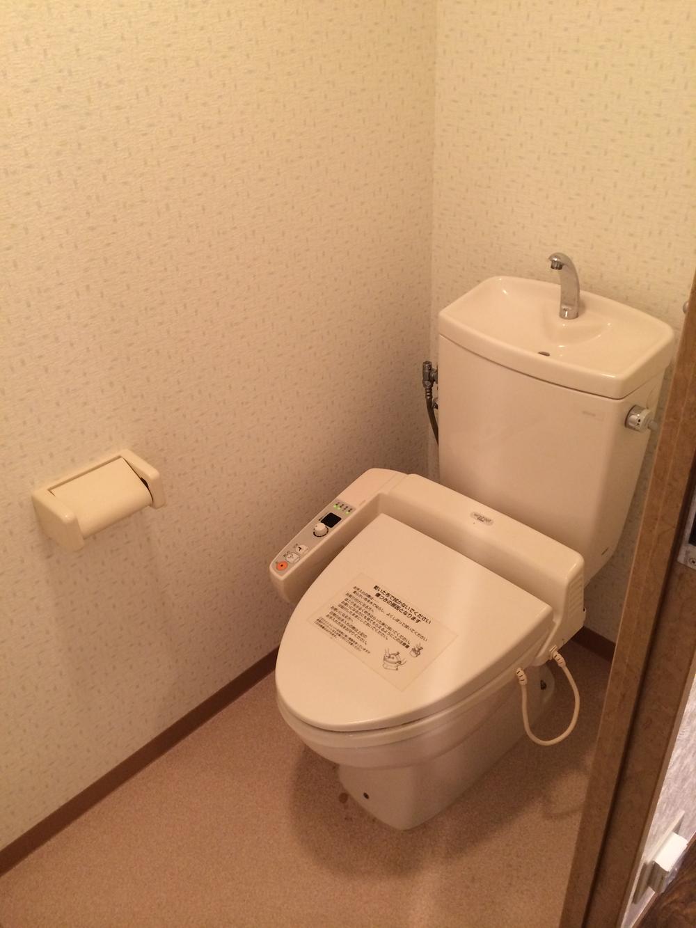 Toilet. Indoor site (November 2013) Shooting