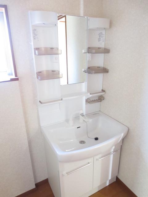 Same specifications photos (Other introspection). Same specifications washbasin