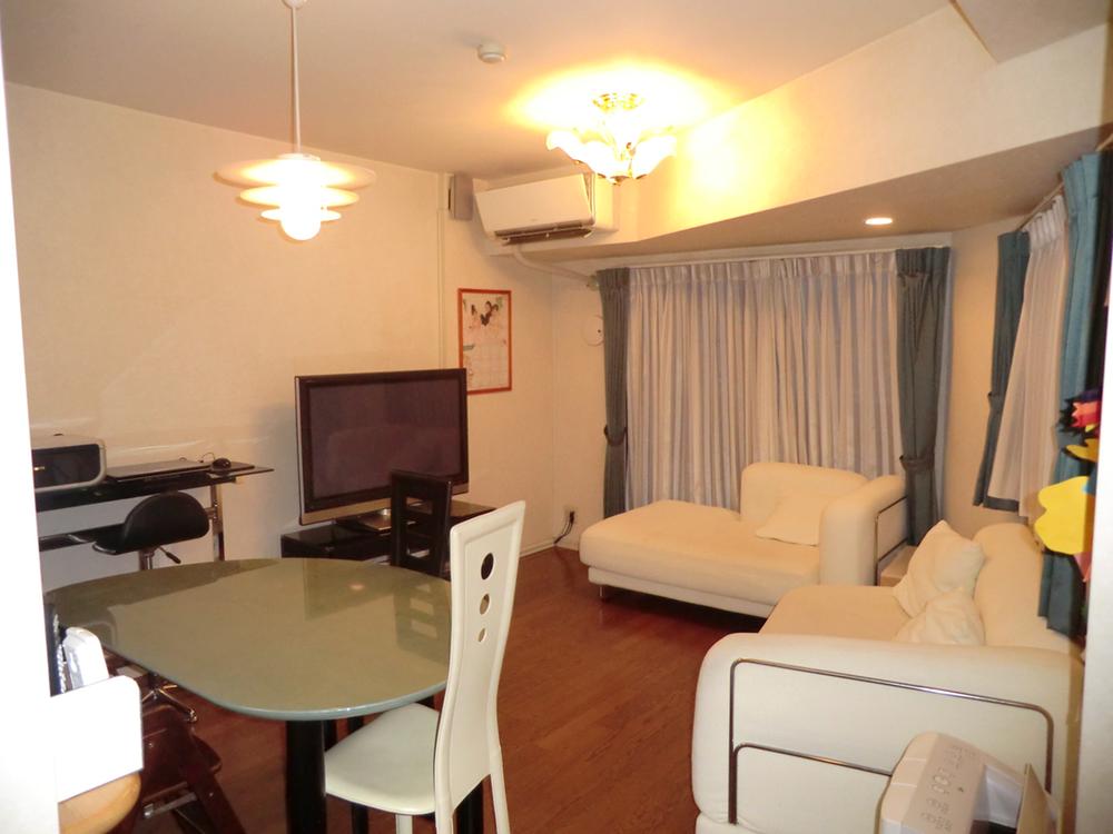 Living. TES floor heating conditioned LD (8 May 2013) Shooting