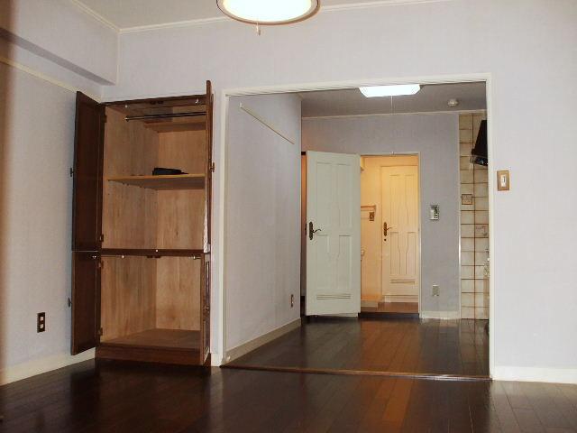 Living and room