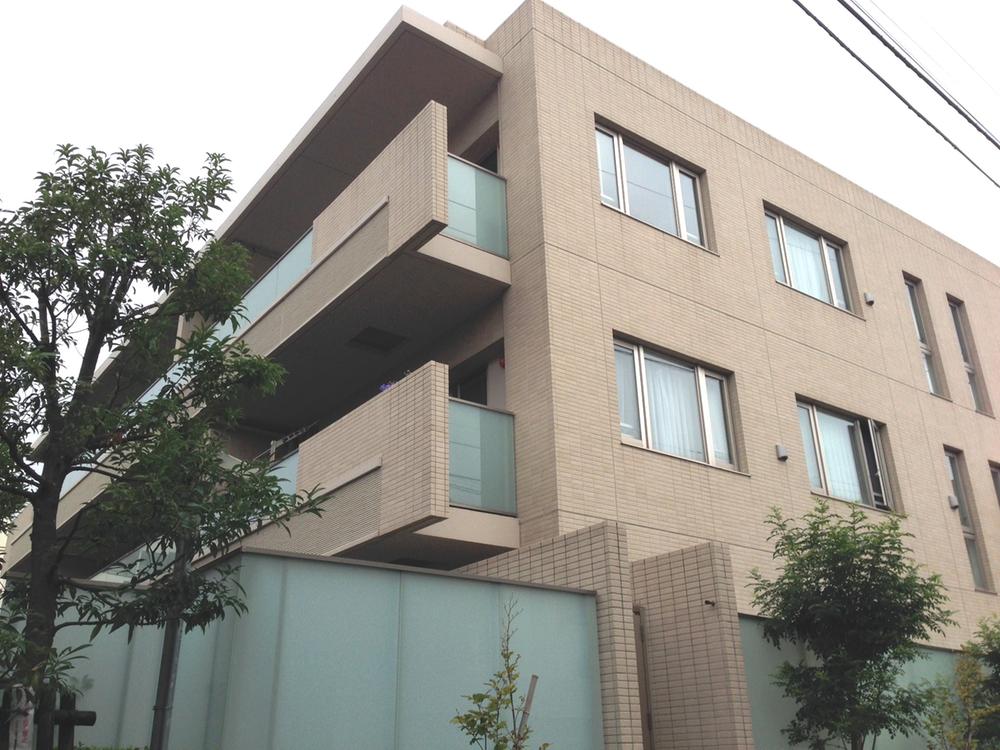 Local appearance photo. Local (10 May 2013) Shooting