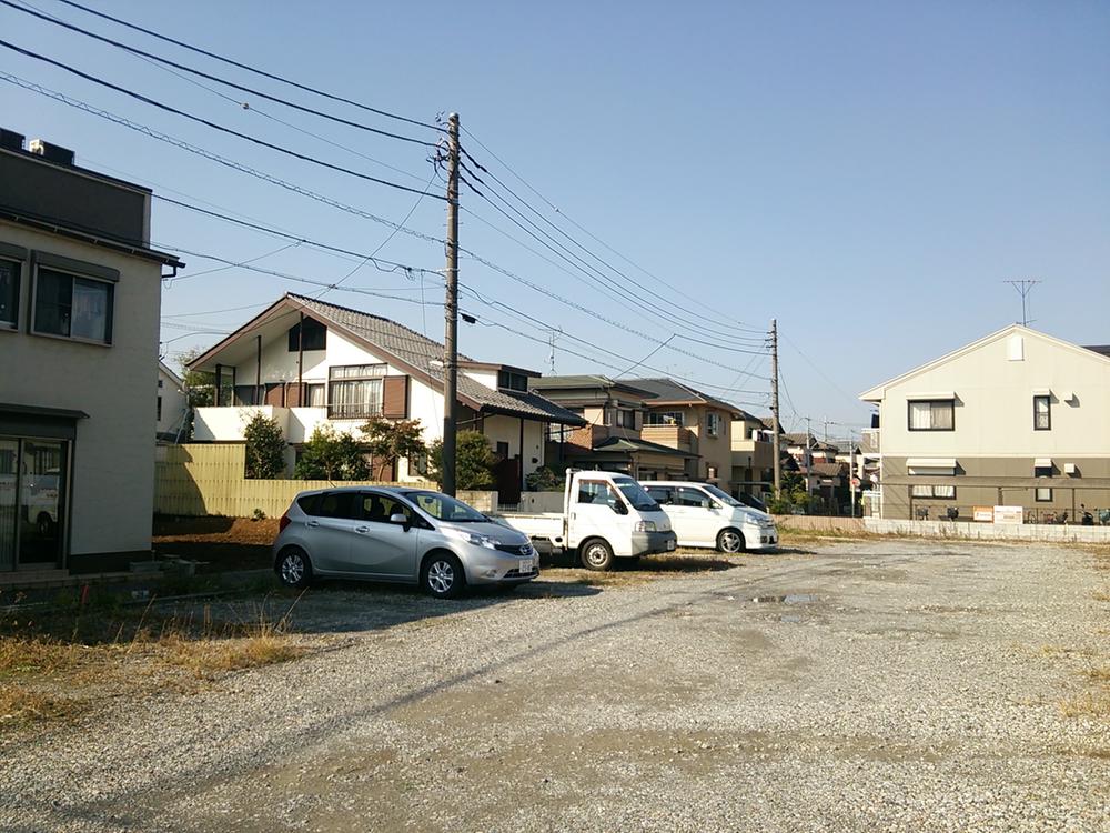 Local photos, including front road. Local (11 May 2013) Shooting