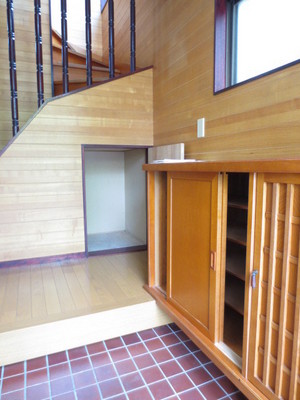 Entrance. In detached the storage space there are many, The entrance footwear input ・ There are things input