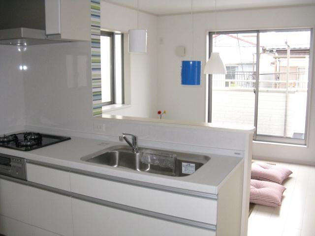 Same specifications photos (Other introspection). Same specifications photos (living) 11 Pledge face-to-face kitchen