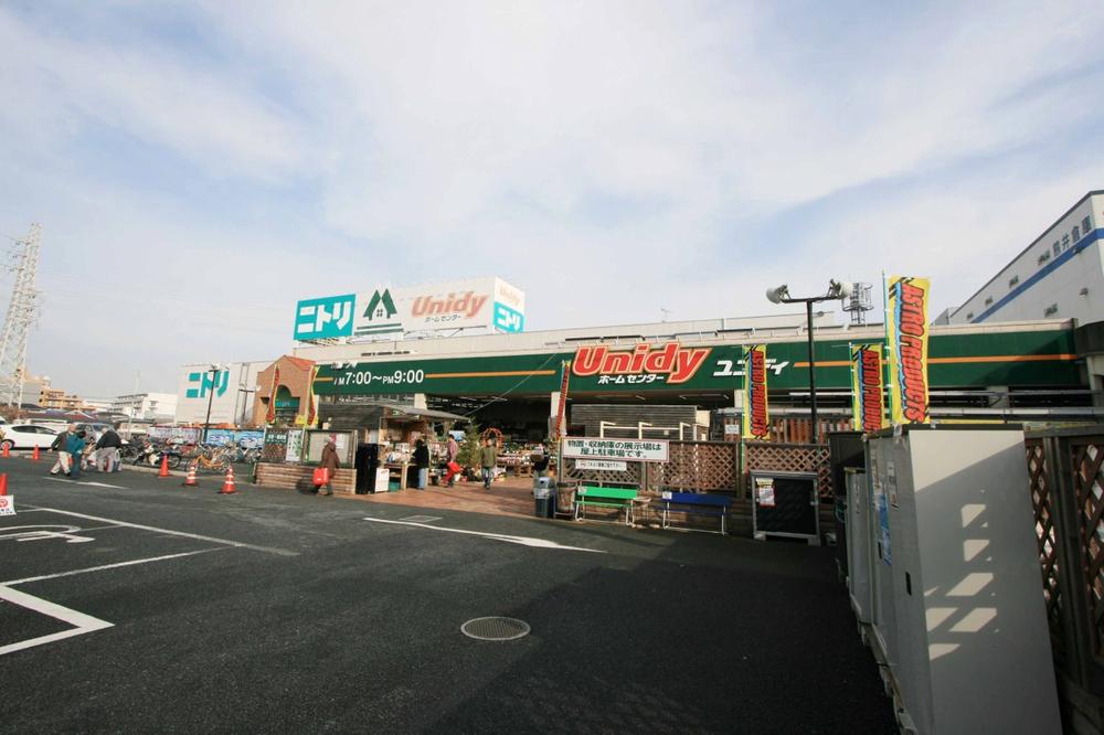 Home center. Yunidi Chidoricho to the store 351m Yunidi ・ You can also enjoy a 6-minute walk (about 351m) DIY to Nitori.