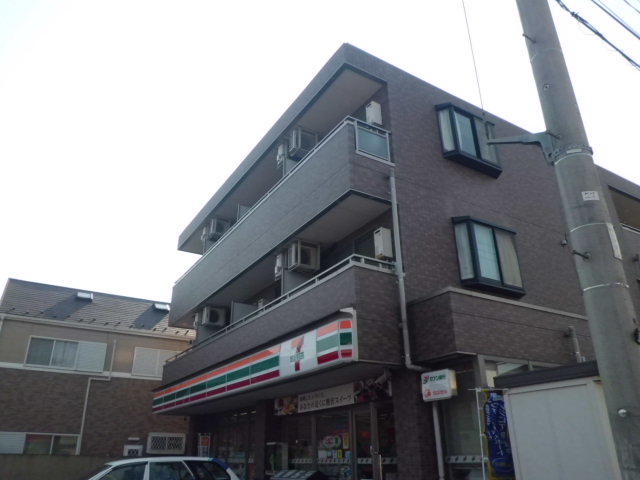 Convenience store. Seven-Eleven Ichikawa China content of 3-chome up (convenience store) 759m