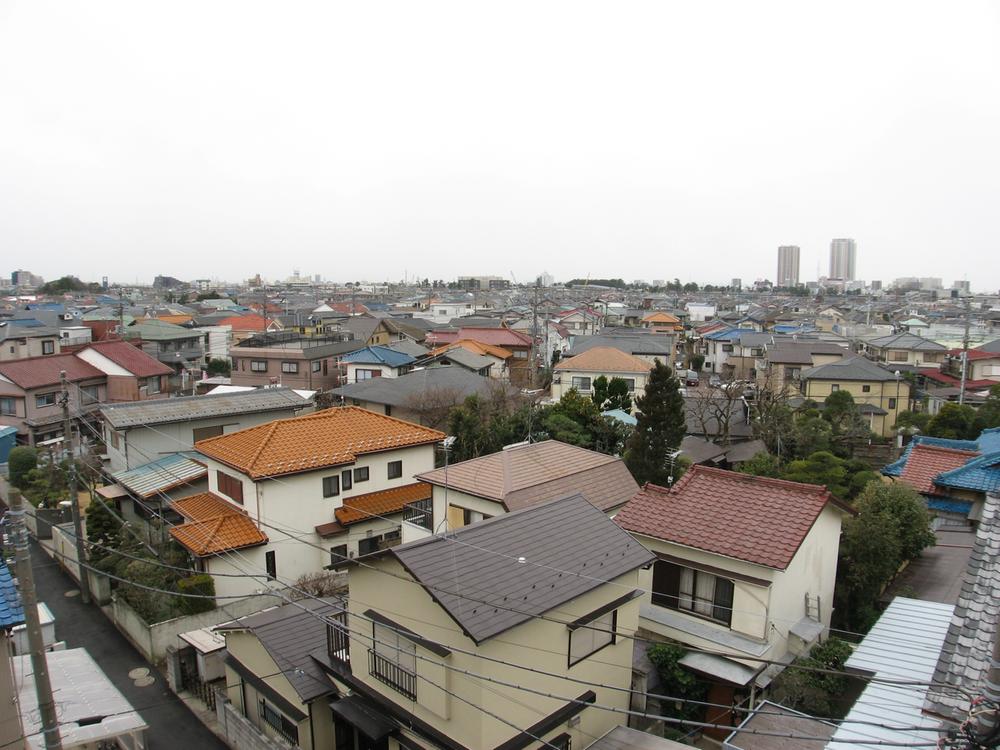 View photos from the dwelling unit. Is the view from the balcony. Around in the low-rise housing, Day ・ View is good.