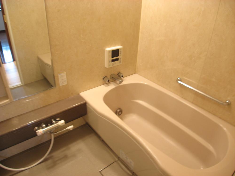 Bathroom. In space and spacious, Neat refresh tired of the day.