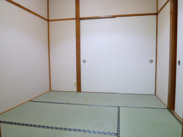 Living and room. It will be healed is Japanese-style room