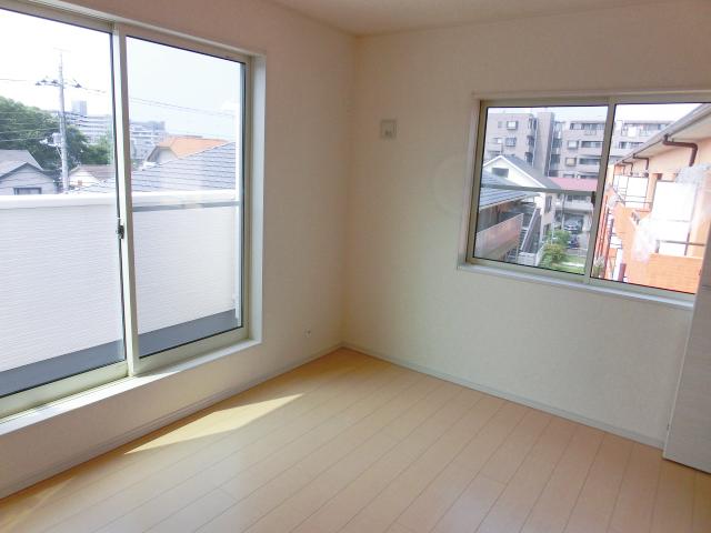 Non-living room. 3 Kaiyoshitsu