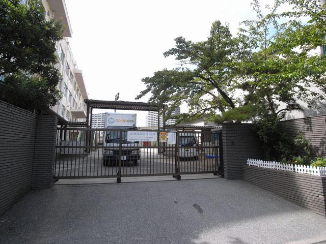 Primary school. 300m until Arai Elementary School