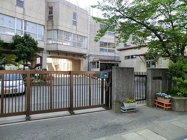 Primary school. 450m until Ichikawa Municipal Onidaka Elementary School