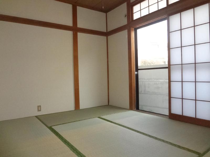 Living and room. It's good I tatami