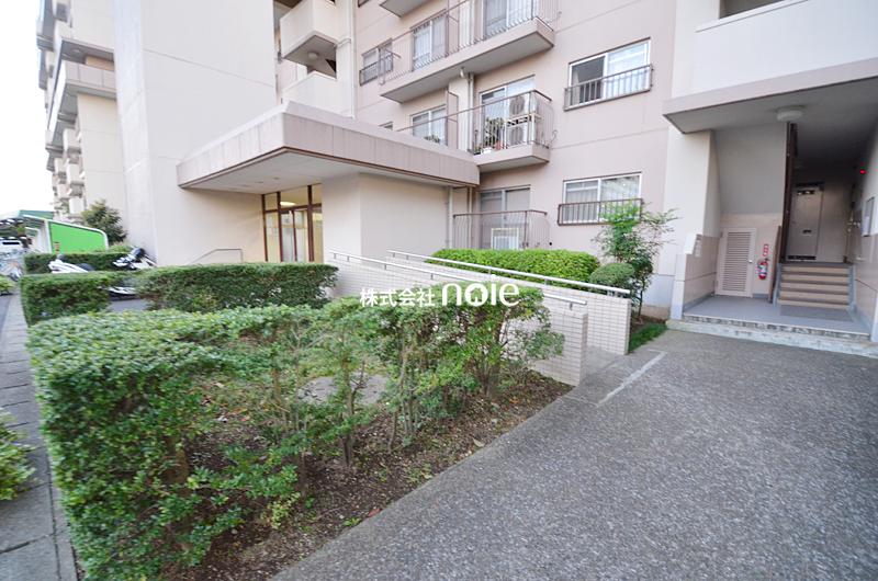 Entrance. ~ In fact, please check ~