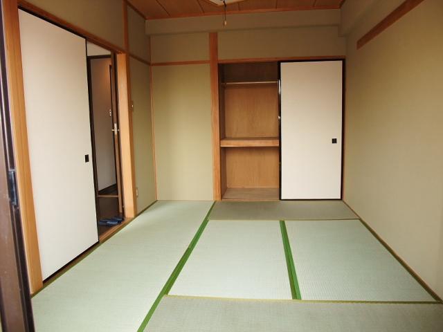 Living and room. Next to the living room is a Japanese-style room