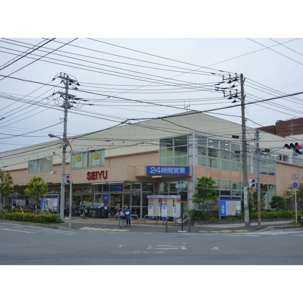 Supermarket. Seiyu Niihama store up to (super) 394m