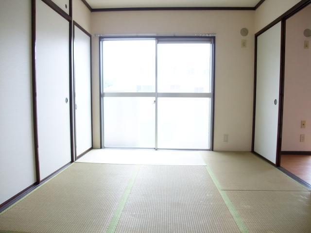 Living and room. Japanese-style room is healed