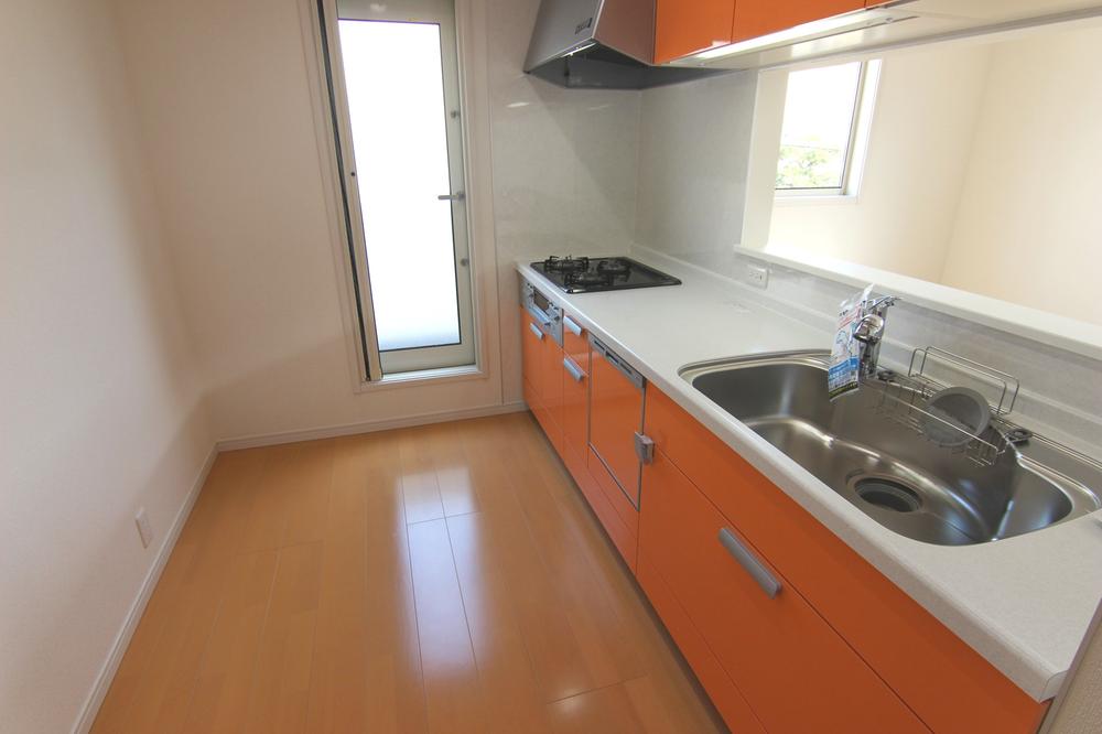 Kitchen. 1 Building Indoor (November 11, 2013 shooting) comes with a stylish kitchen aside balcony!