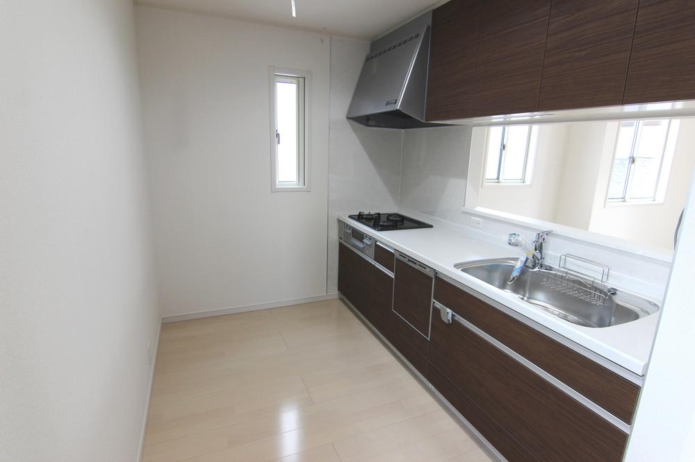 Kitchen. Building 2 Indoor (November 11, 2013) Shooting
