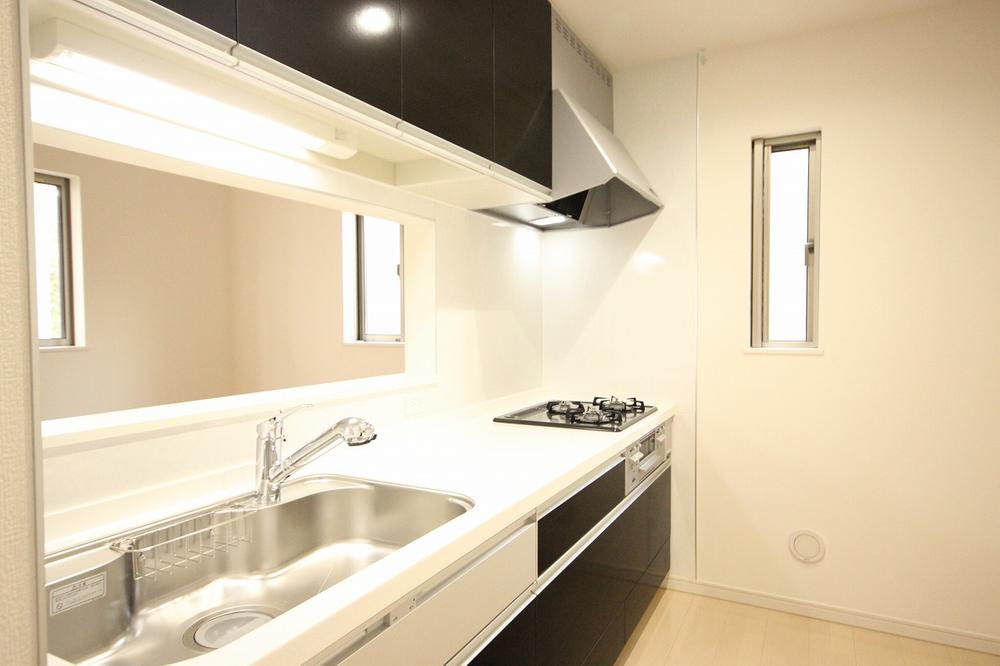 Kitchen. Easy-to-use, It is face-to-face system Kitchen