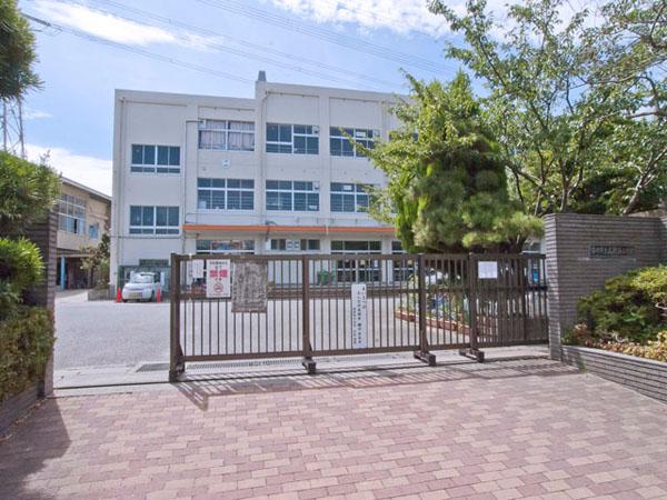 Primary school. South Niihama until elementary school 230m