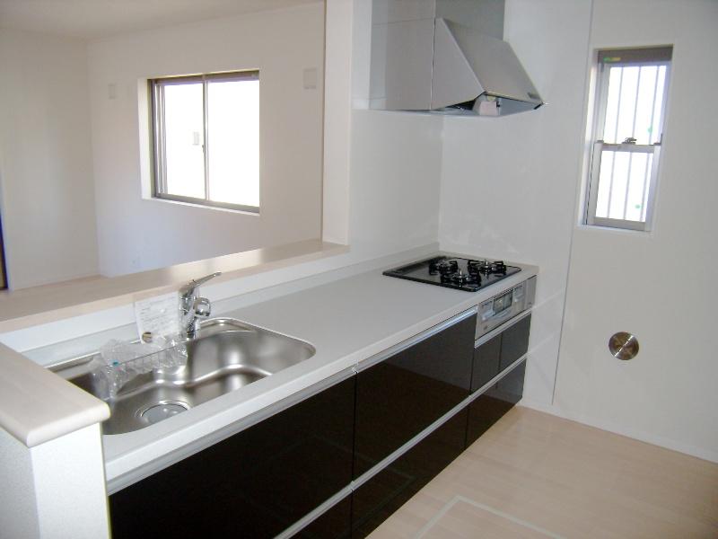 Same specifications photo (kitchen). Kitchen construction cases
