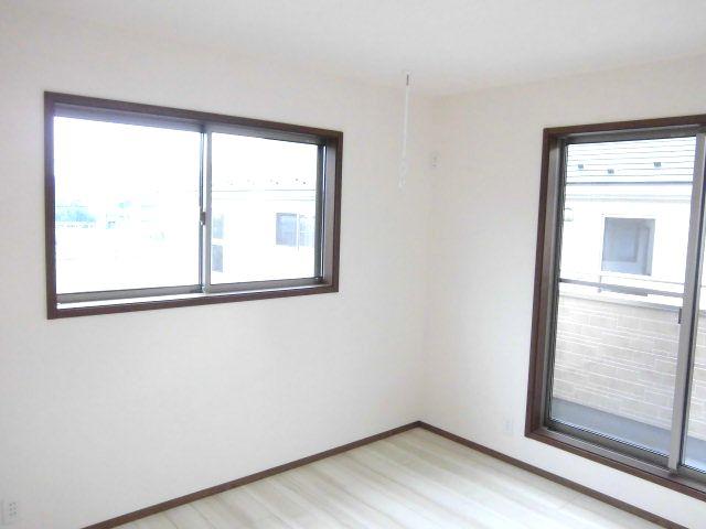 Non-living room. Western is