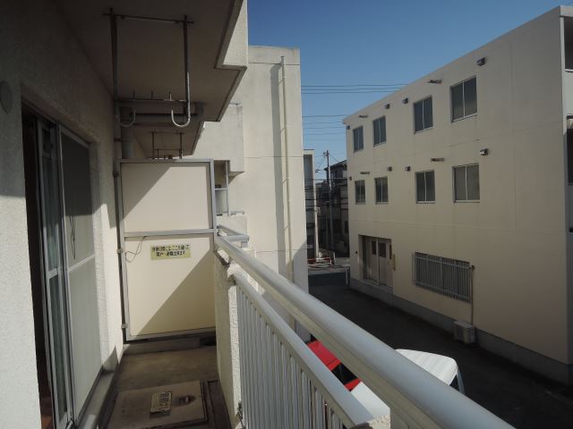 Balcony. Southwestward Sunny veranda!