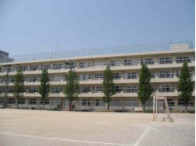 Primary school. Ichikawa Municipal Ozu 800m up to elementary school