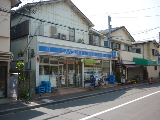 Convenience store. Family Mart (convenience store) up to 100m