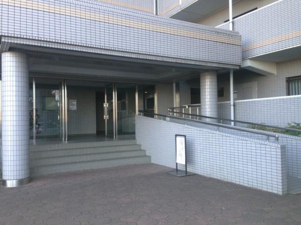 Entrance. entrance / December 2013 shooting