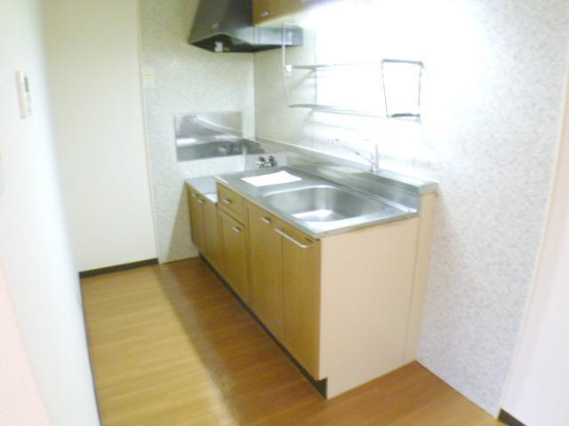 Kitchen. 2-neck is a gas stove can be installed. 