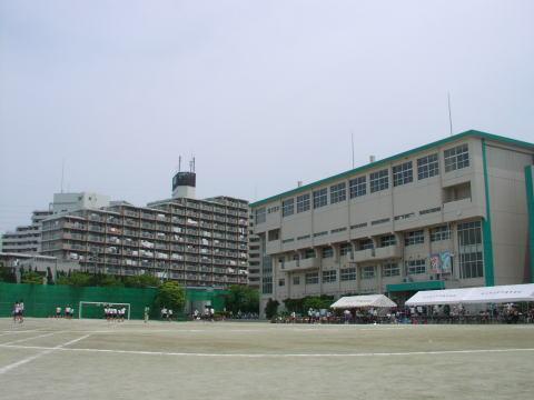 Junior high school. Minamigyotoku 2130m until junior high school