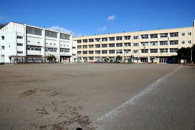 Primary school. 100m until Ichikawa City Arai Elementary School