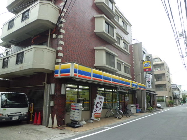 Convenience store. MINISTOP Ichikawaminami store up (convenience store) 371m