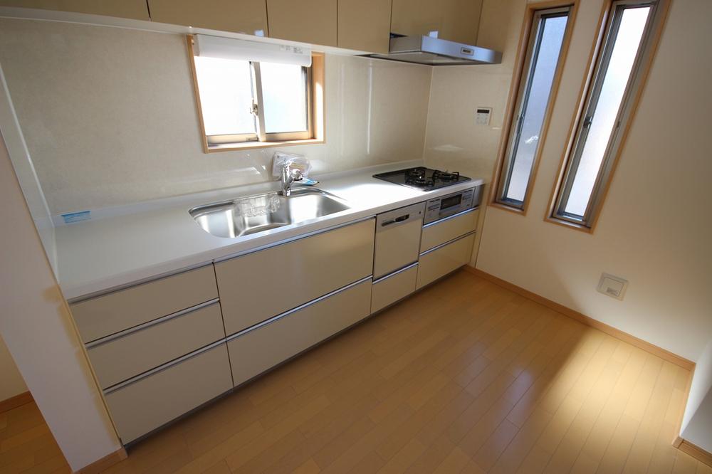 Kitchen. With popular dishwasher system Kitchen