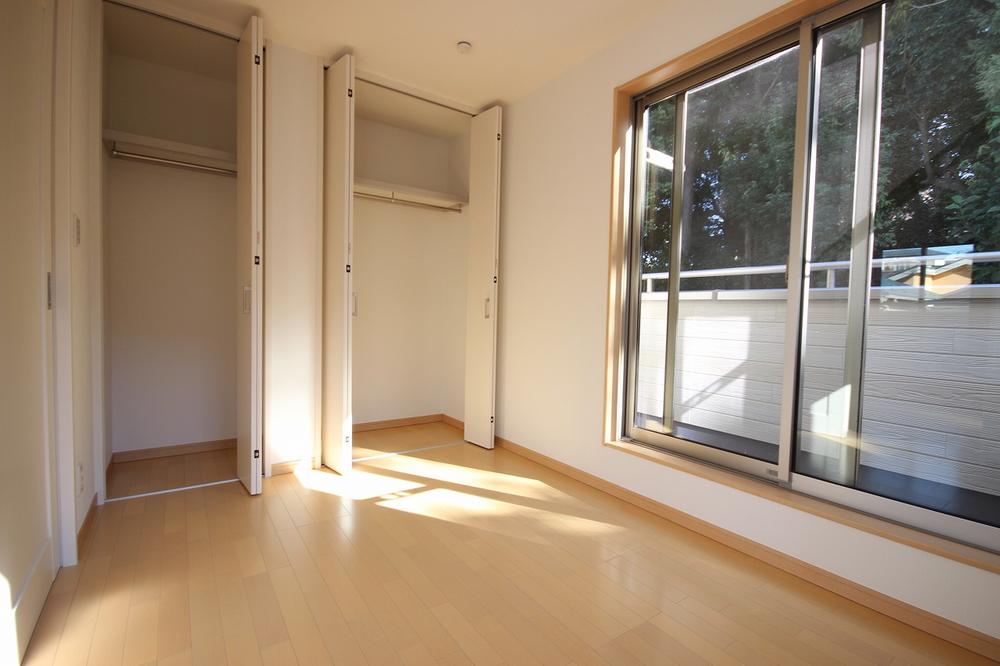 Non-living room. Western-style storage of large capacity is happy