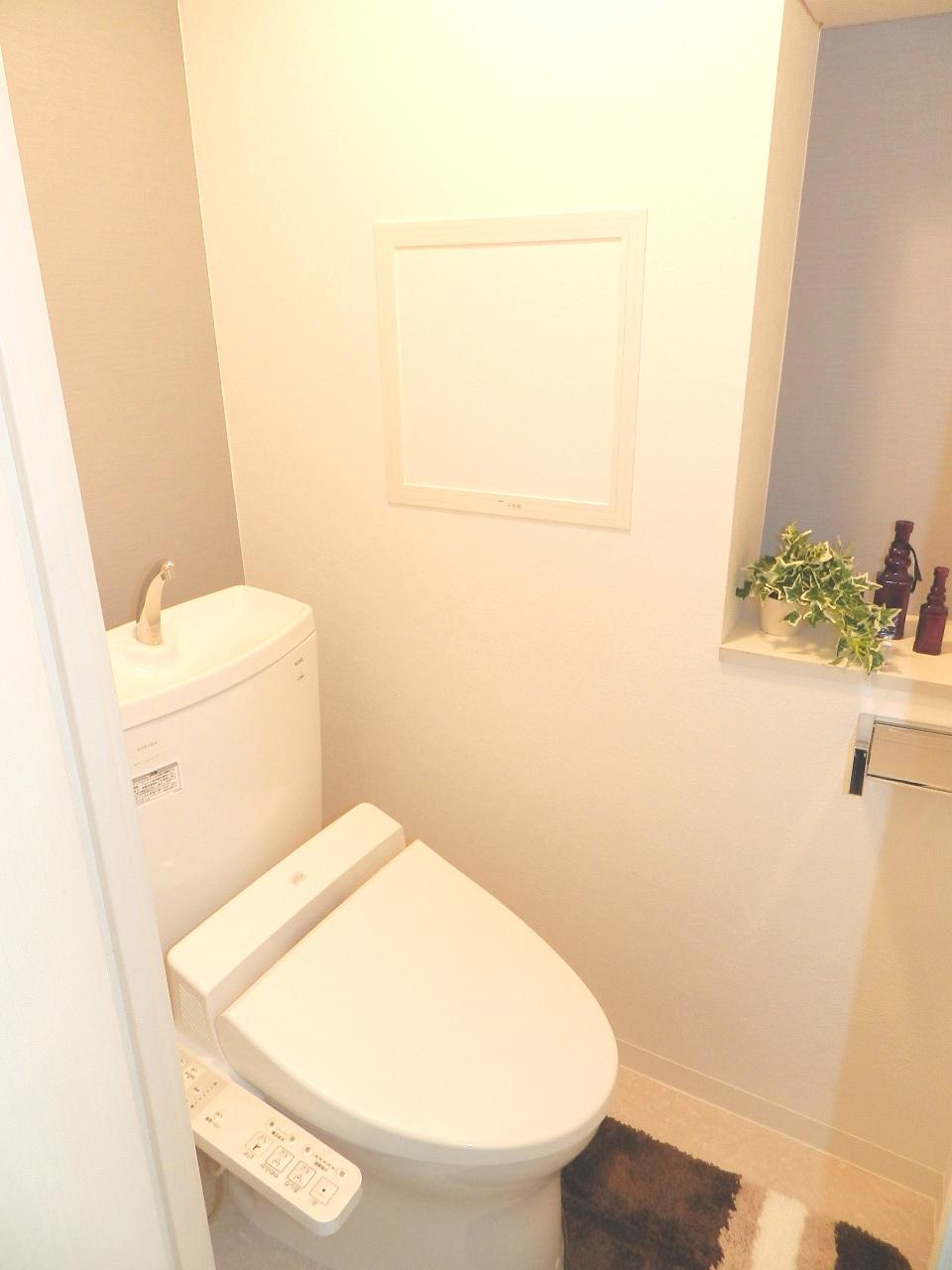 Toilet. Indoor (April 2013) Shooting