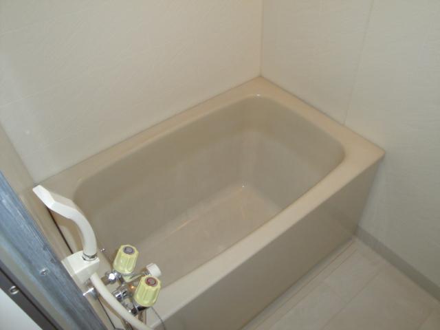 Bath. Bathing is with reheating hot water supply ☆ 