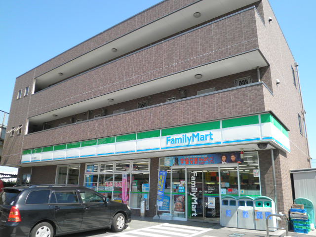 Convenience store. FamilyMart Ichikawa Shimokaizuka store up (convenience store) 445m