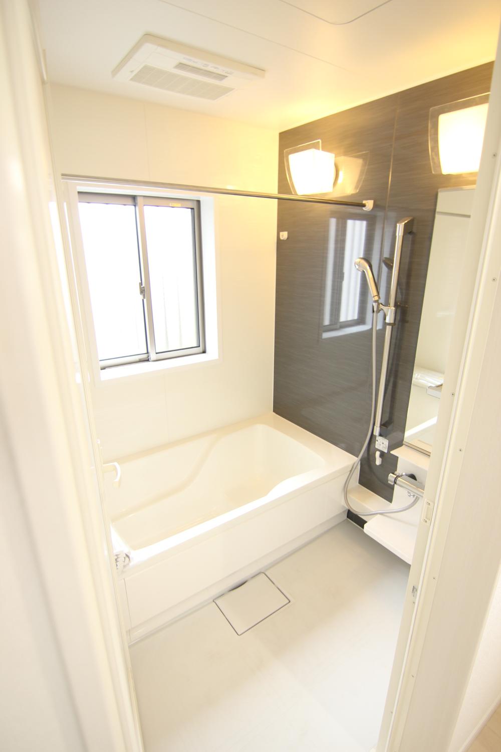 Bathroom. High functional unit bus equipped! Spacious 1 pyeong type!