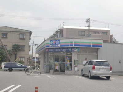 Convenience store. 40m until the Three F (convenience store)