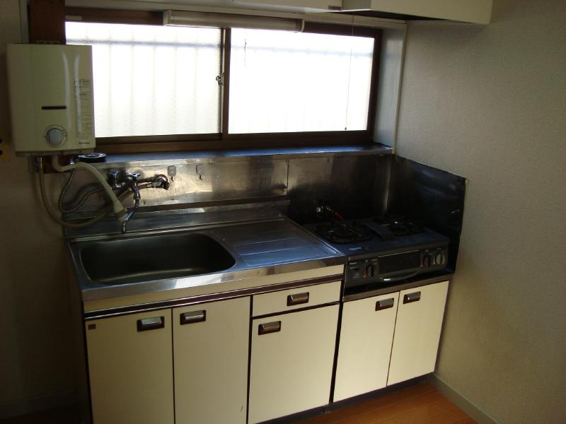 Kitchen. Gas stove is a 2-neck installation Allowed ☆